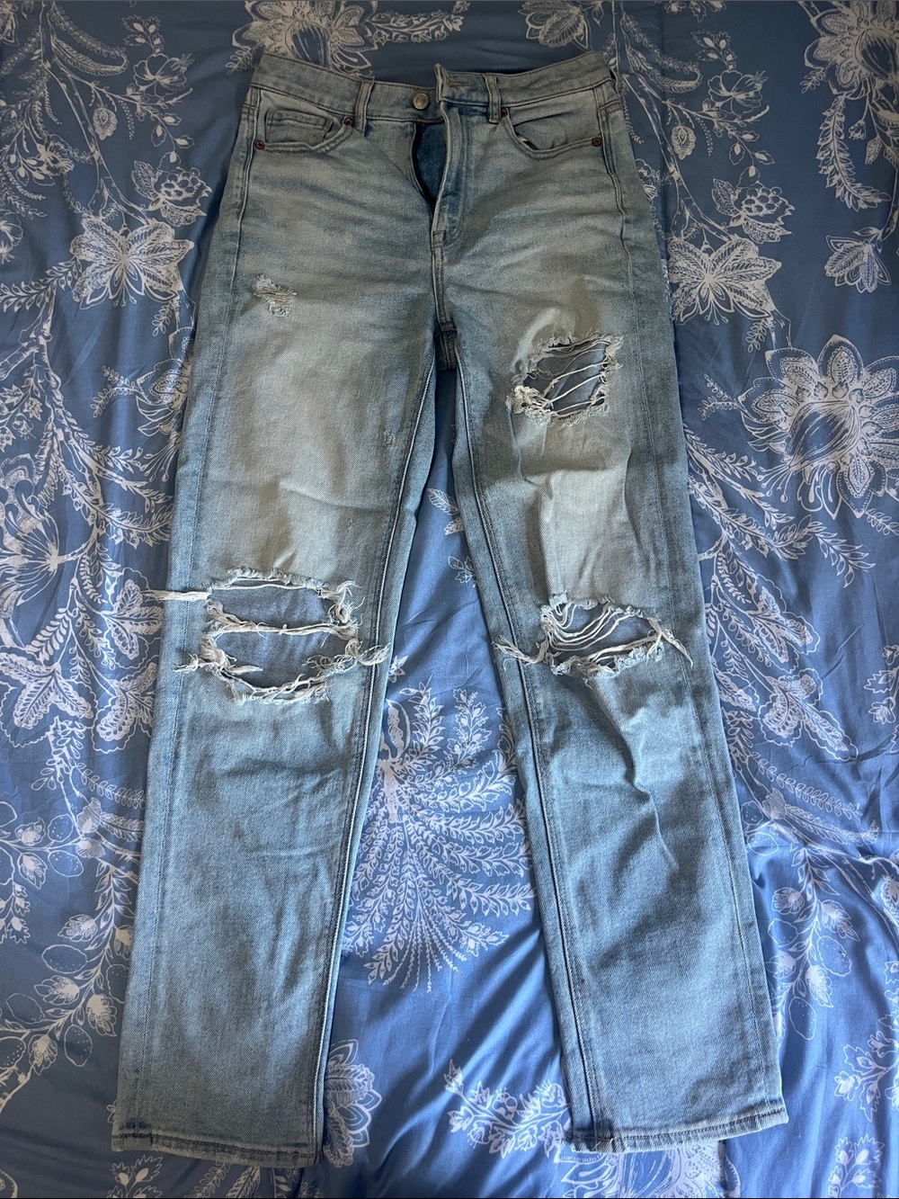 American Eagle Outfitters Light Blue High-Rise Ripped Jeans